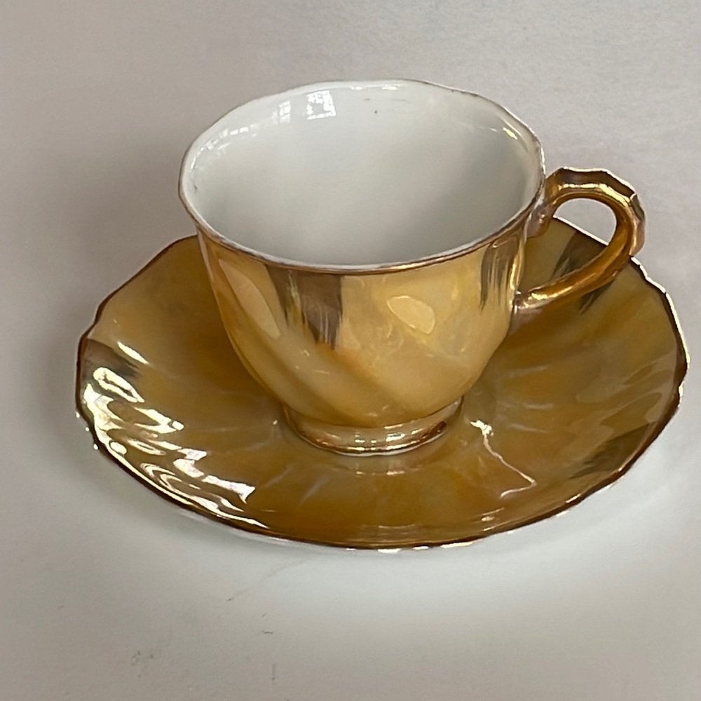 VTG Iridescent Peach Demitasse Cup & Saucer